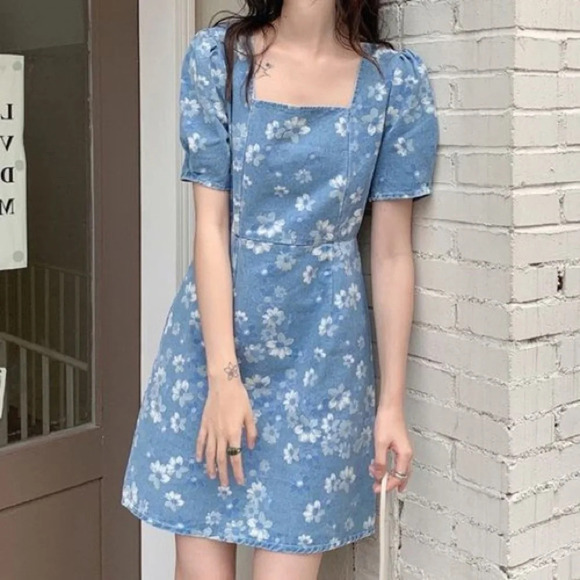 🏷️  NWT Little Mountain Vancouver Cordova Floral Dress - Picture 1 of 6
